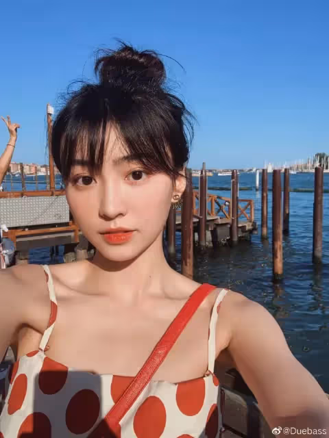 初戀系女神!22歲正妹「巴掌臉自帶仙氣」狂吸300萬粉 遭曝光「0濾鏡素顏照」網崩潰:認不出來