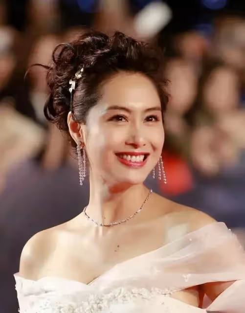 舒淇的唇，朱茵的眼，志玲的嗲，圓圓的笑，70後女星美得驚艷時光