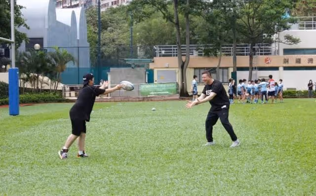無悔照顧2個自閉兒！TVB前男星曆盡坎坷，最大心愿是兒子獨立生活