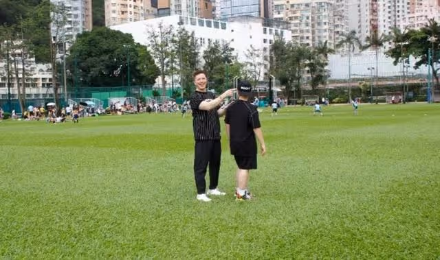 無悔照顧2個自閉兒！TVB前男星曆盡坎坷，最大心愿是兒子獨立生活