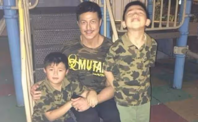 無悔照顧2個自閉兒！TVB前男星曆盡坎坷，最大心愿是兒子獨立生活