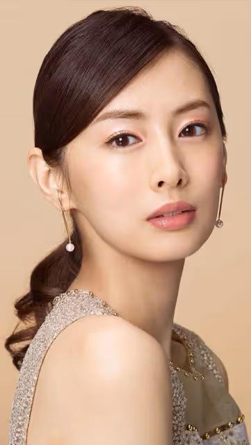 皮膚最好日本女星前三都是熟女,石原里美第三北川景子第二誰第一