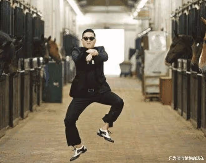 還記那個「騎馬舞」嗎?曾火遍全球的男人,如今落魄到節操碎一地