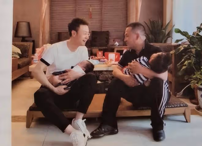 月亮姐姐罕見秀恩愛，甜喊富商老公孩兒他爸，男方長相憨厚顯富態