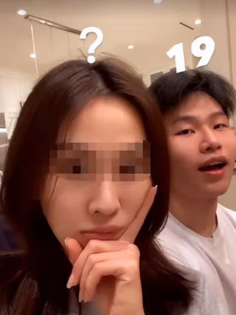 陳坤兒子曬照慶父親節,父子倆同吃一碗滷肉飯,20歲陳尊佑太像爸