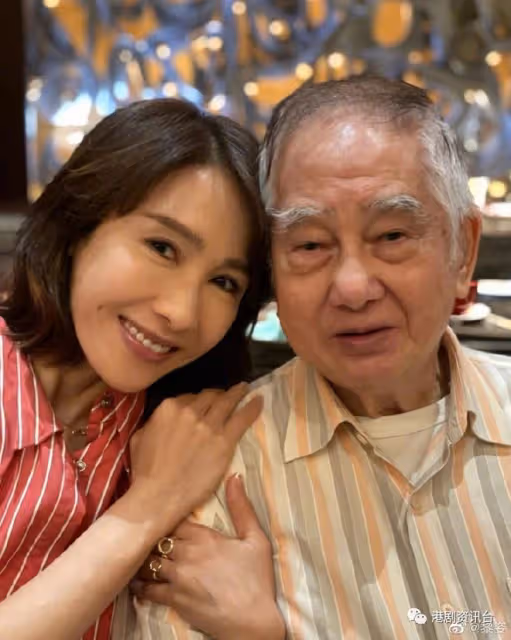 鄭俊弘首個父親節聞兒子腳仔！黎姿憶小時候被爸爸抱緊