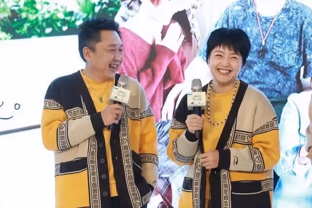 于謙老婆曝光,溫柔賢惠態度謙和,小于謙十歲但一看就是好老婆!