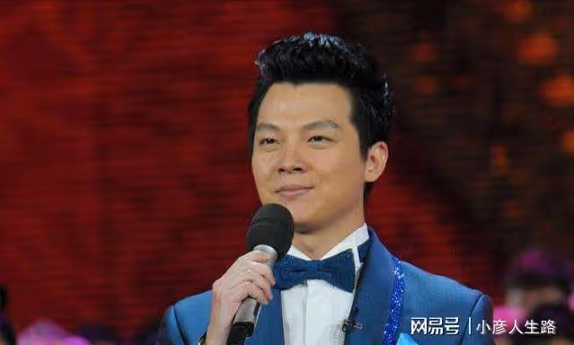 央視主持人任魯豫出意外!摔下舞台背部著地,已停工緊急送醫