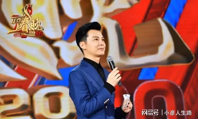 央視主持人任魯豫出意外!摔下舞台背部著地,已停工緊急送醫