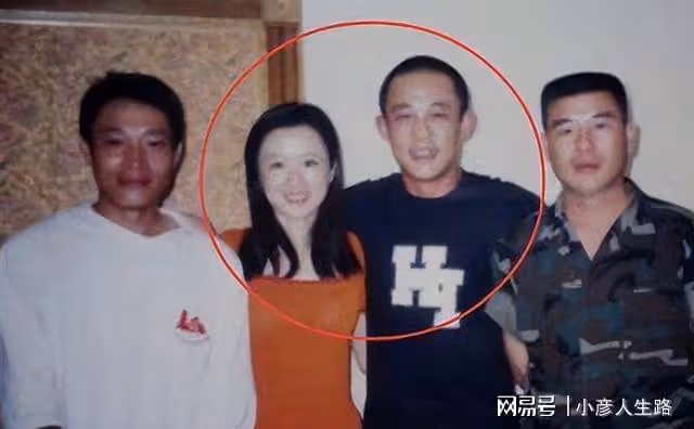 侯勇:和沈蓉離婚後,三婚娶小20歲嬌妻才遇幸福,而前妻沈蓉呢?