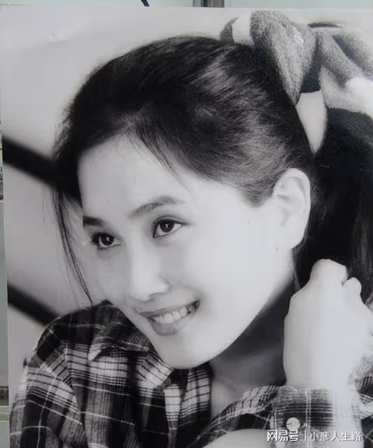 侯勇:和沈蓉離婚後,三婚娶小20歲嬌妻才遇幸福,而前妻沈蓉呢?