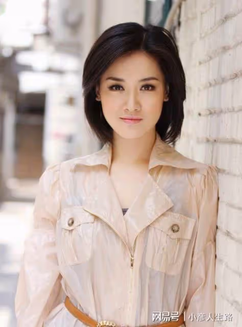 侯勇:和沈蓉離婚後,三婚娶小20歲嬌妻才遇幸福,而前妻沈蓉呢?