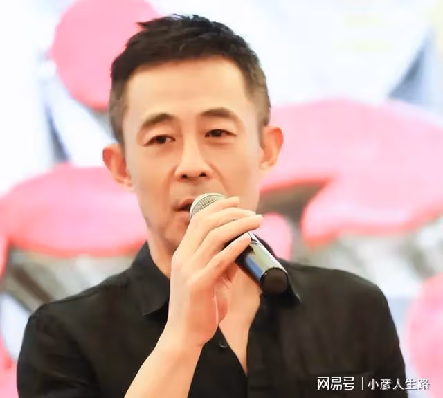 侯勇:和沈蓉離婚後,三婚娶小20歲嬌妻才遇幸福,而前妻沈蓉呢?