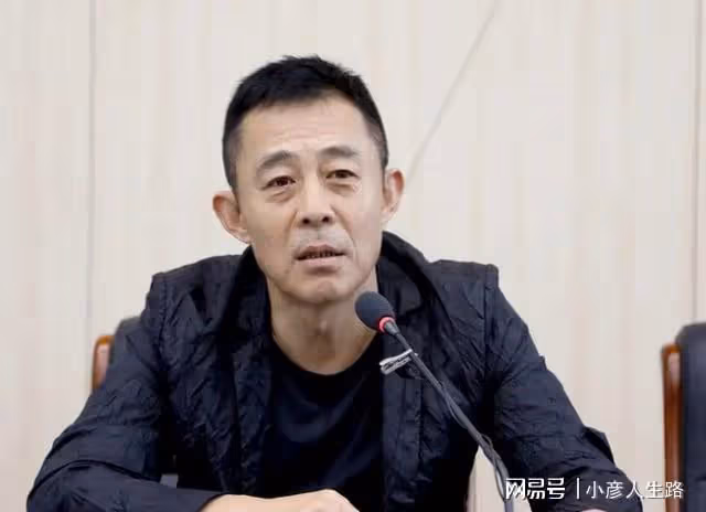侯勇:和沈蓉離婚後,三婚娶小20歲嬌妻才遇幸福,而前妻沈蓉呢?