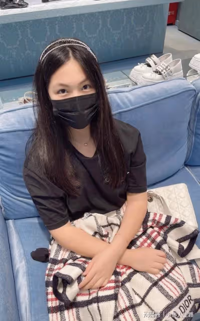 復合了?李湘王岳倫父親節默契曬女兒打高爾夫,王詩齡瘦出女神范