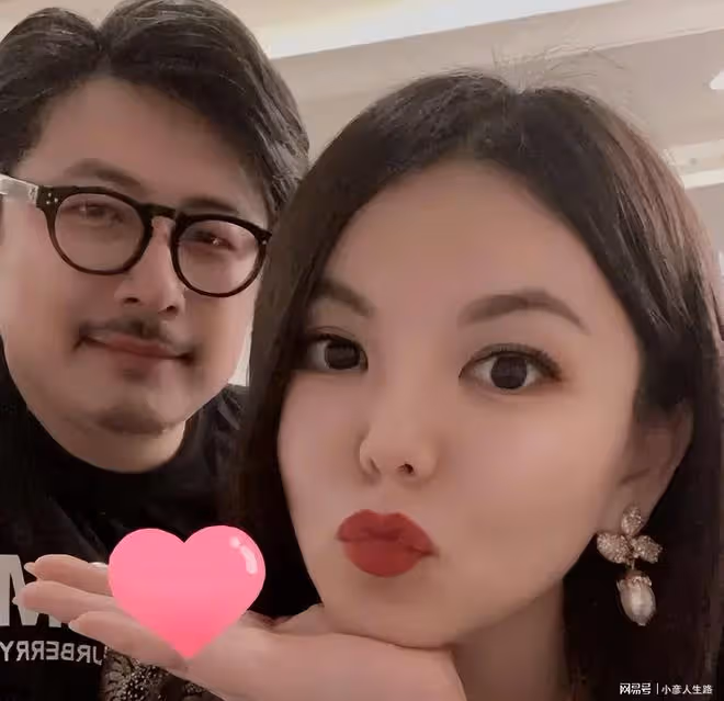 復合了?李湘王岳倫父親節默契曬女兒打高爾夫,王詩齡瘦出女神范
