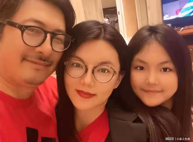 復合了?李湘王岳倫父親節默契曬女兒打高爾夫,王詩齡瘦出女神范