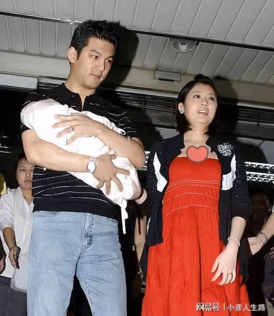 賈靜雯女兒梧桐妹17歲生日,五官像親爸爸,修傑愷疑似缺席