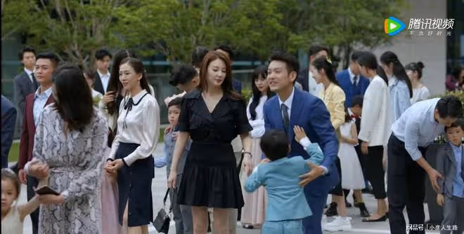 張雨綺前男友李柄熹參演其主演的新劇,戲份不多,存在感差