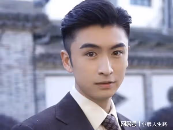 胡一天又一部民國劇來襲,張馨予實力助陣,驚喜的是張雲龍也在