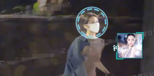 鍾楚曦深夜醉酒海邊嗨玩,穿露背長裙下水,與張雲龍拉扯關係成疑