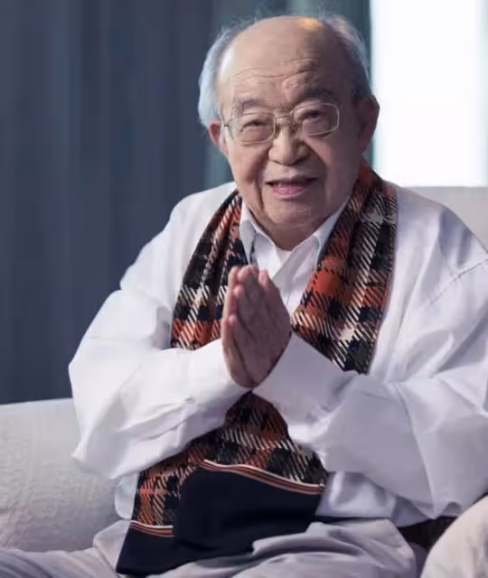 悲痛!95歲藝術家因病去世,生前露面精神好,曾創作《難忘今宵》