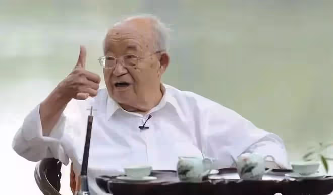悲痛!95歲藝術家因病去世,生前露面精神好,曾創作《難忘今宵》