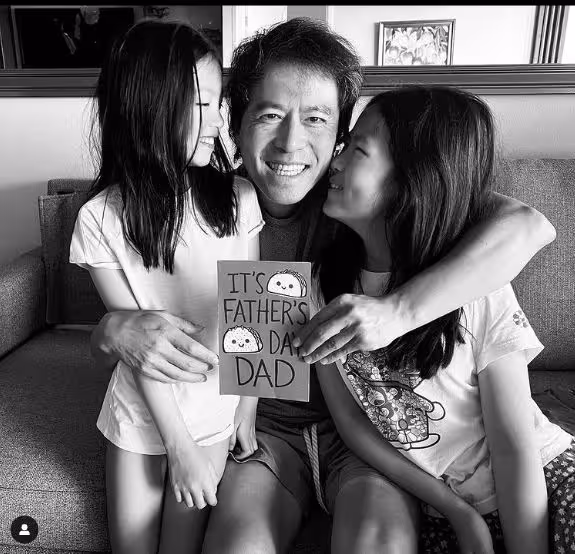 林熙蕾攜全家度假顏值逆齡,與富豪老公如隔代,倆女兒似媽顏值高