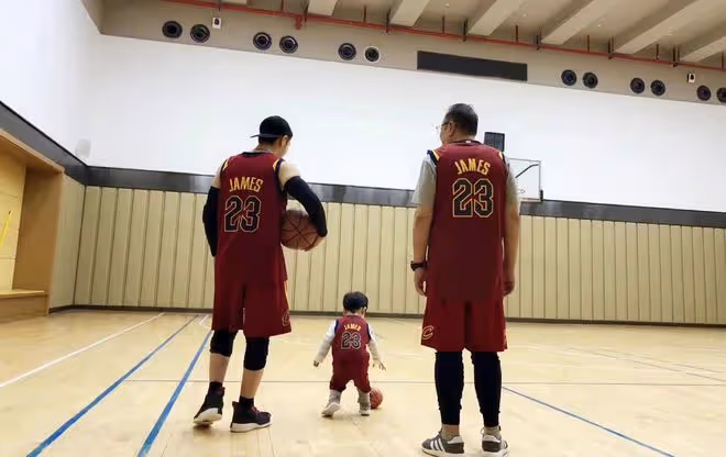 黃曉明離婚後首個父親節,獲兒子祝福視頻,意外曝光與楊穎關係