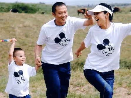 黃志忠與何音離婚11年後,一個孤苦伶仃,一個嫁許雲帆苦盡甘來