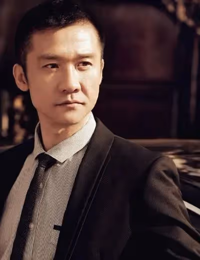 黃志忠與何音離婚11年後,一個孤苦伶仃,一個嫁許雲帆苦盡甘來