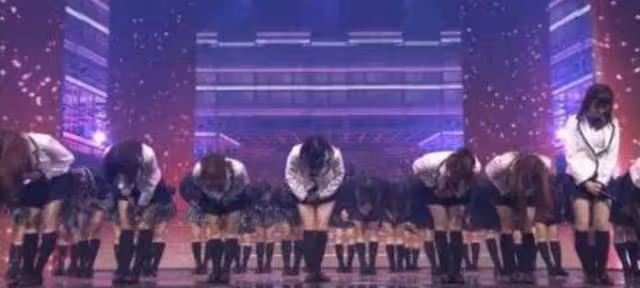 日本女星淪落餐館工作,之前是AKB48人氣成員,因對粉絲冷漠成名