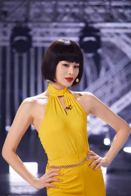 唱跳演繹鄧麗君經典歌　胡杏兒喜感十足似「肥田」