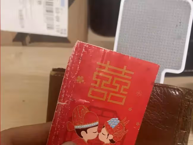 想外婆了!珍藏外婆送的「結婚紅包」11年 今鼓起勇氣「打開一看」淚目:看著看著就哭了