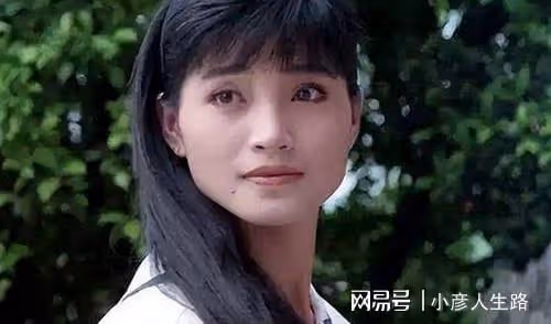 55歲還未婚未孕,把洋娃娃當「孩子」養的方季惟,藏著什麼秘密?