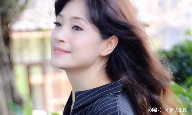 55歲還未婚未孕,把洋娃娃當「孩子」養的方季惟,藏著什麼秘密?