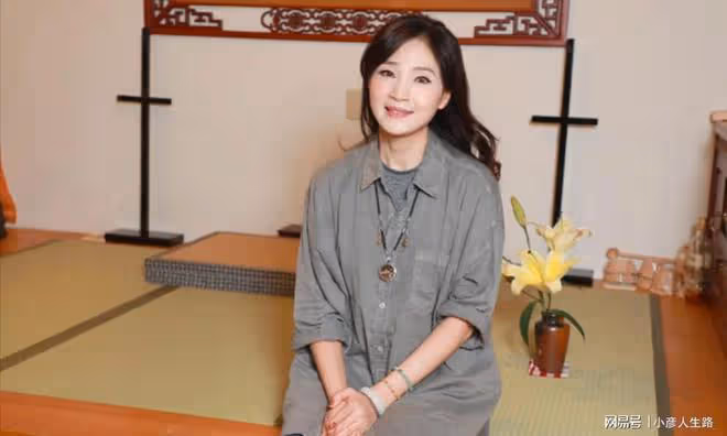 55歲還未婚未孕,把洋娃娃當「孩子」養的方季惟,藏著什麼秘密?