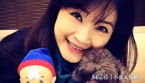 55歲還未婚未孕,把洋娃娃當「孩子」養的方季惟,藏著什麼秘密?