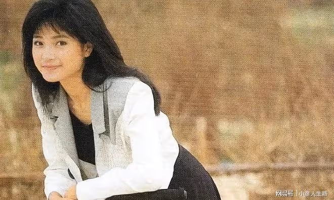 55歲還未婚未孕,把洋娃娃當「孩子」養的方季惟,藏著什麼秘密?