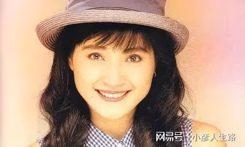 55歲還未婚未孕,把洋娃娃當「孩子」養的方季惟,藏著什麼秘密?