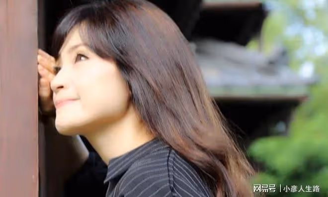 55歲還未婚未孕,把洋娃娃當「孩子」養的方季惟,藏著什麼秘密?