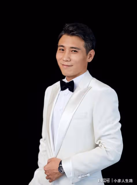 演員李乃文,從影18年不炒作專心演戲,偏愛強勢女性,47歲仍單身