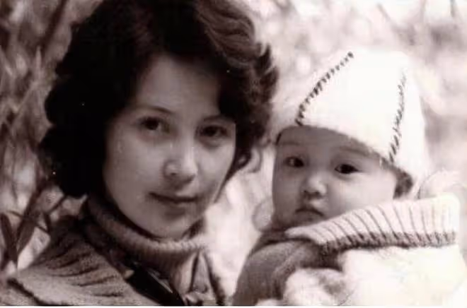 7年將2個男人迷得神魂顛倒,李小璐悲劇婚姻的始作俑者,是她親媽