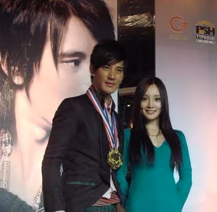 7年將2個男人迷得神魂顛倒,李小璐悲劇婚姻的始作俑者,是她親媽
