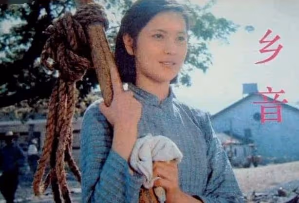 7年將2個男人迷得神魂顛倒,李小璐悲劇婚姻的始作俑者,是她親媽