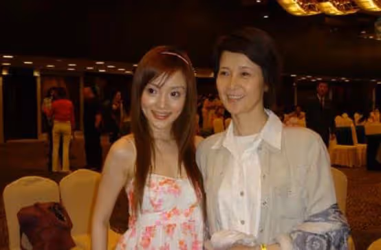 7年將2個男人迷得神魂顛倒,李小璐悲劇婚姻的始作俑者,是她親媽