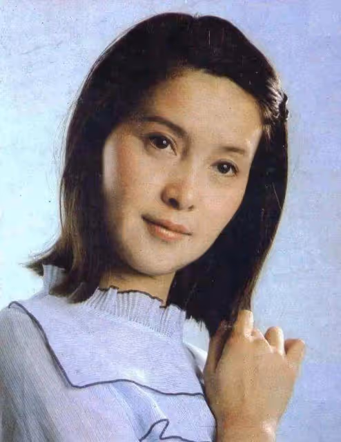 7年將2個男人迷得神魂顛倒,李小璐悲劇婚姻的始作俑者,是她親媽
