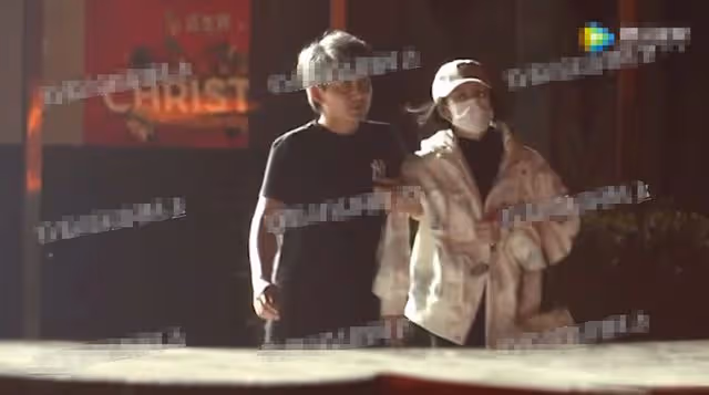 華晨宇帶緋聞女友聚餐！全程緊貼親密熱聊，男方工作女方甜蜜跟隨