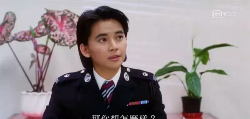 前夫悲慘去世,丈夫入獄,為親侄孫女孫儷頒獎,胡慧中的一生充滿傳奇