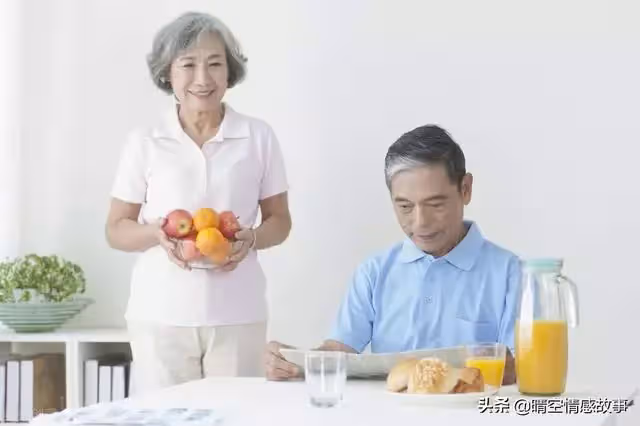 我離婚了,公公婆婆和兒子斷絕關係,跑來照顧我